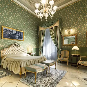 Hotel Romeo ***