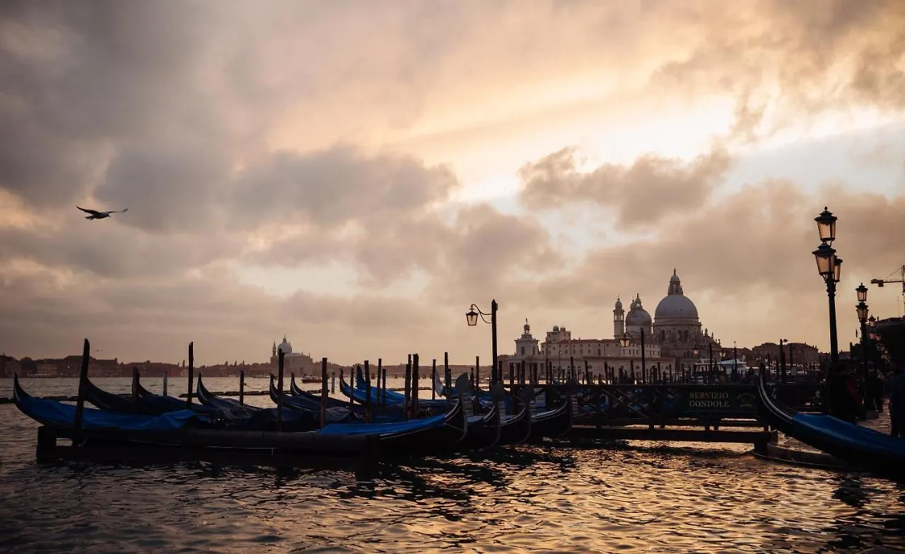 Riva Del Vin Boutique Hotel Venice Italy